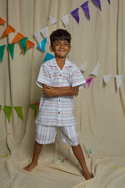 Fish Waves Mommy Son Twinning