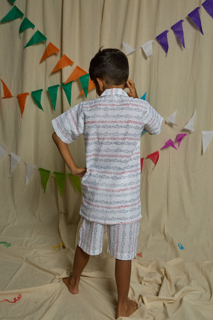 Fish Waves Mommy Son Twinning