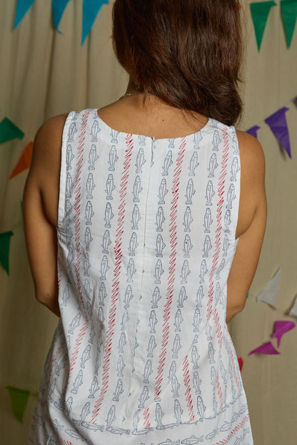 Fish Waves Mommy Son Twinning