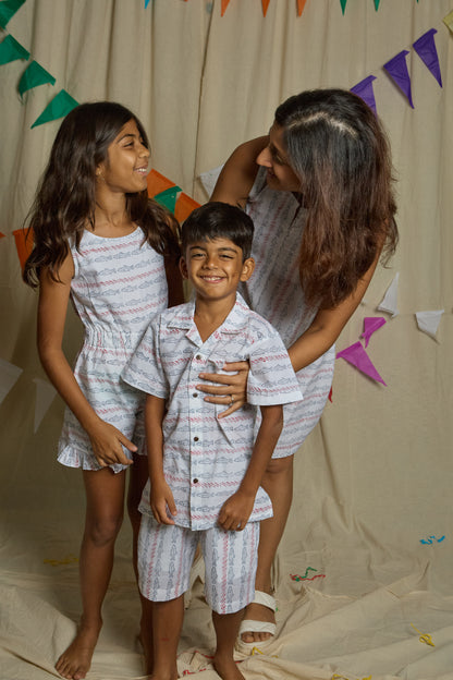 Fish Waves Mommy Son Twinning