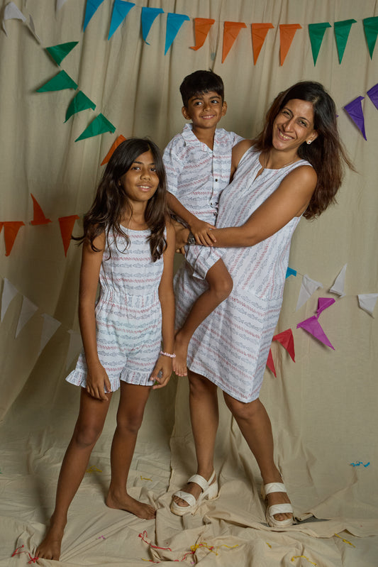 Fish Waves Mommy Son Twinning