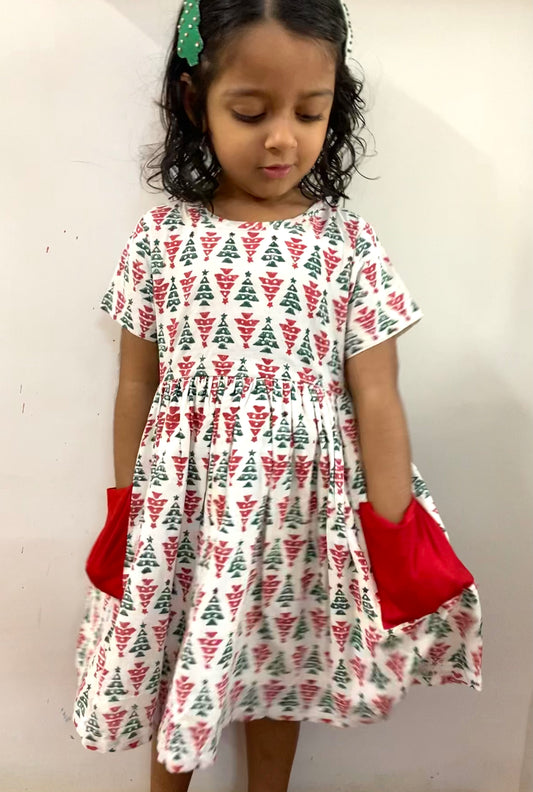 Xmas Tree Red Pockets dress